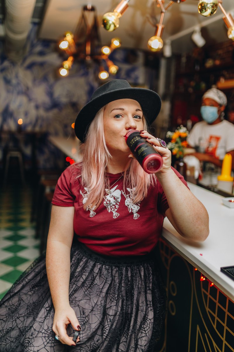 Witch cold-pressed juice are you feelin' this week? 🧙‍♀️
​To get your blood pumpin', you can't beet the Rock Steady 💪 #awholespookyvibe 
 raleighraw.com/cafe-ordering