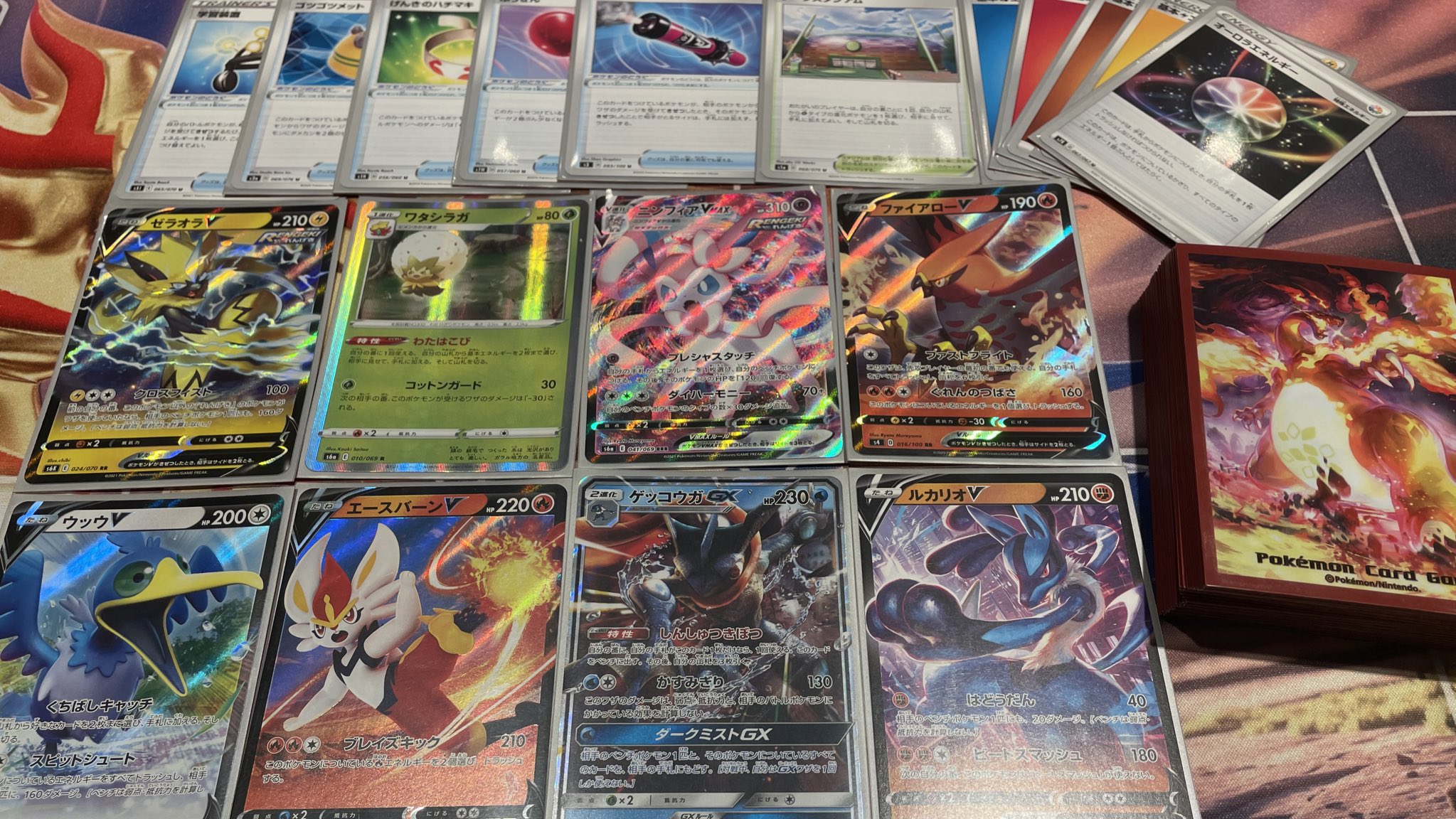 さーきっと ポケモンユナイトやろう デッキで参加しました ハチマキやスモークがよく似た別物だったり かるいしじゃなくてふうせんが入っていますが誰が何と言ってもユナイトデッキです 脱出ボタン スクランブルスイッチ や とつげきチョッキも入れ