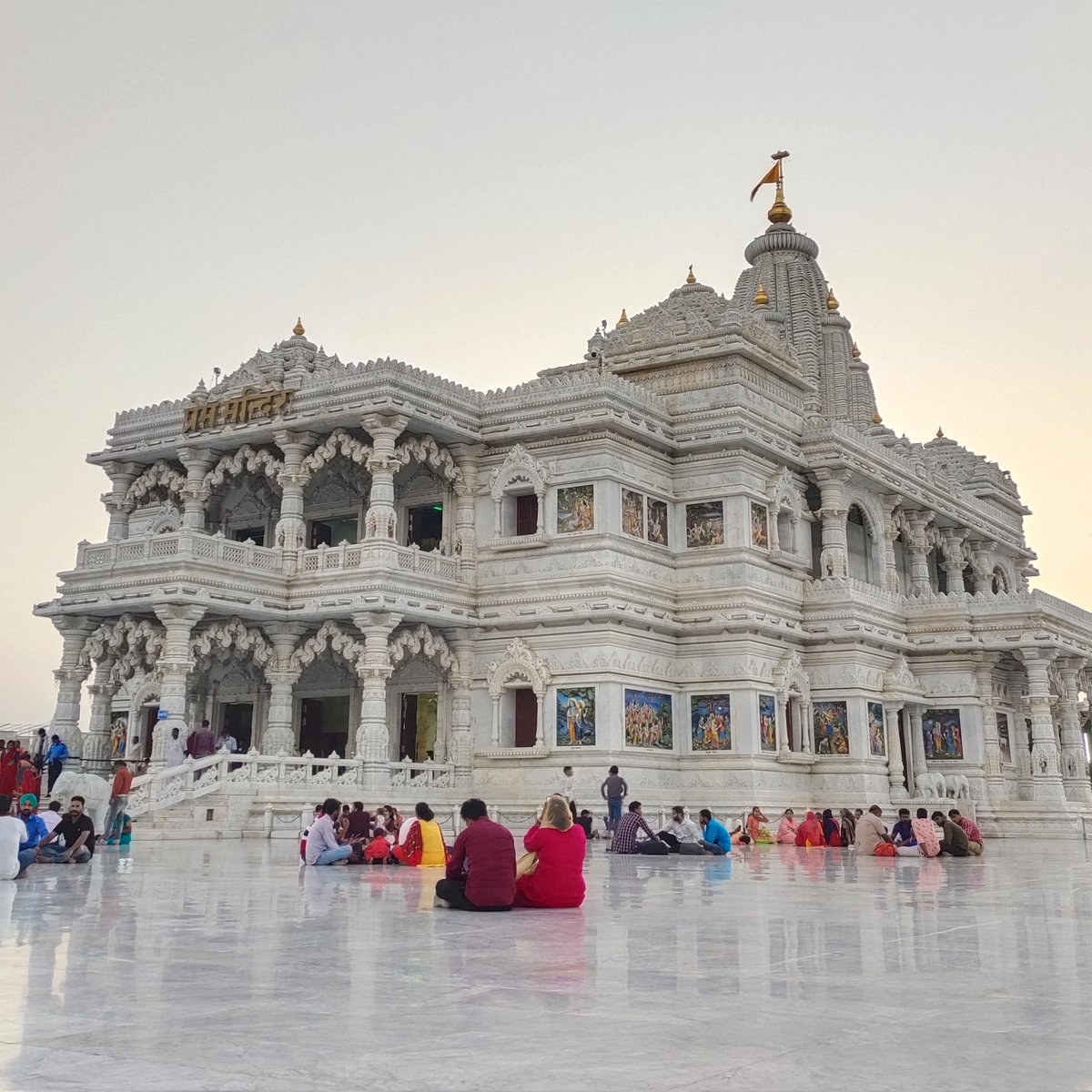 Neeraj27_'s tweet image. प्रेम मंदिर 🌼 
#mathuradiaries