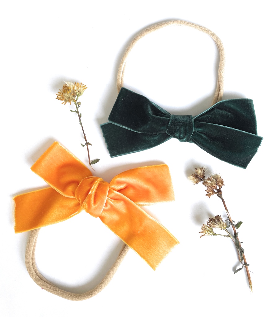 babywisp's tweet photo. Don't miss out on our Buy 1 Get 1 FREE Sale on all velvet bows! A great time to get some early xmas gifts and stocking stuffers. 
https://t.co/pODHK8YOkH https://t.co/bjBGkdE64r