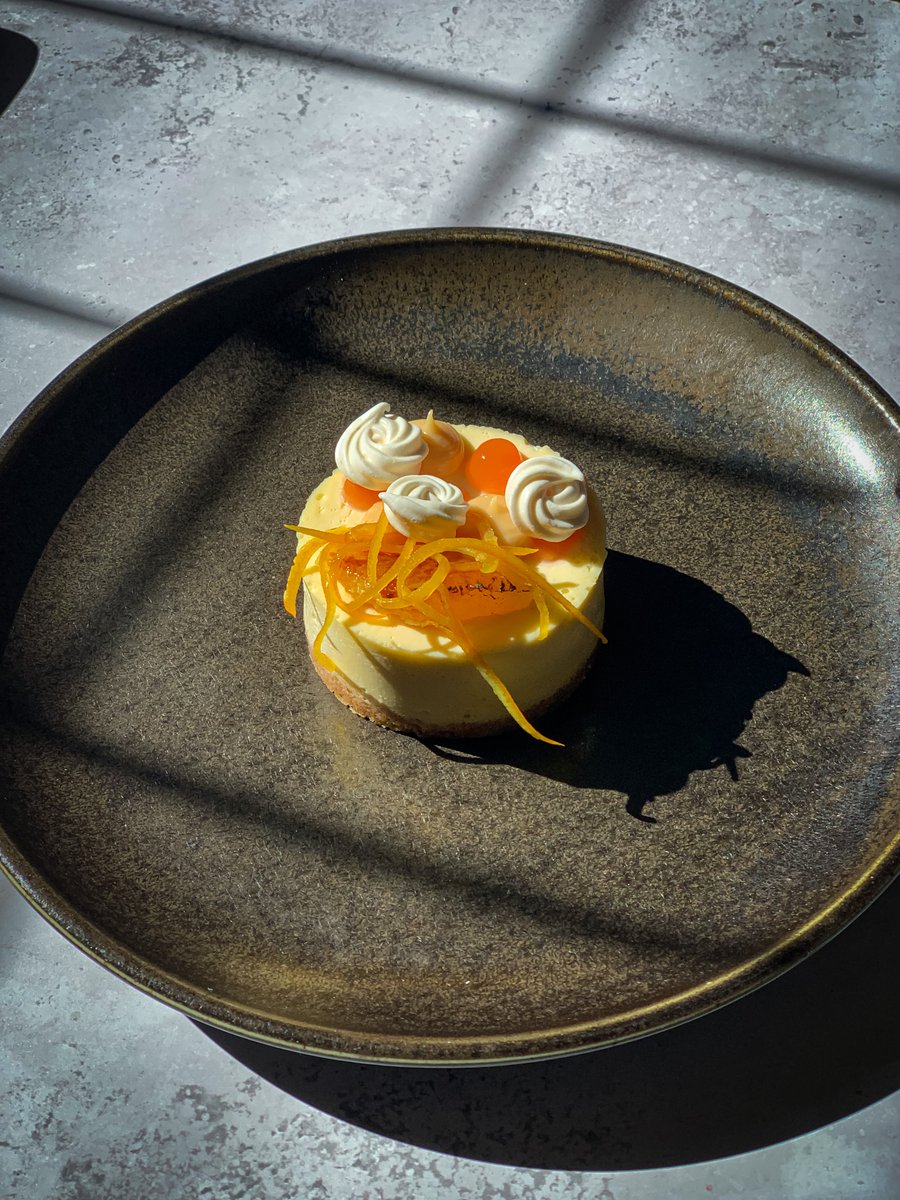Acorn_Inn's tweet photo. Life is too short to skip dessert. Here is a few of our sweet treats from our autumnal menu... because there is always room for dessert!
#happydessertday #acorninn #evershot #homemade #eatlocal #redcarnationhotels #dorset #yummy #sweet #treats #chocolate #stickytoffeepudding https://t.co/kkhLI7MwYm