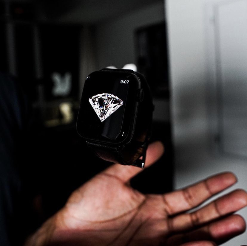 YashaBear's tweet image. Bought my first 2 #Bitmonds last night, and with tonight’s outfit, it’s only right to rock it! 💎⌚️ #LuxuryCollectables #AppleWatch #StarDustDiamond