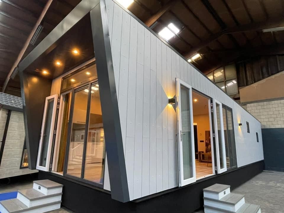 Weer een reeks #duurzame #prefab #chalets afgeleverd bij een tevreden klant. 

Omdat Ripstaal een eigen fabriek heeft, kunnen we alles voor u op maat maken. 
Van duurzame prefab chalets, tot aan hoge kwaliteit gevelsluitende elementen.

#duurzaam #chalet #ripstaal #goedkoopbouwen