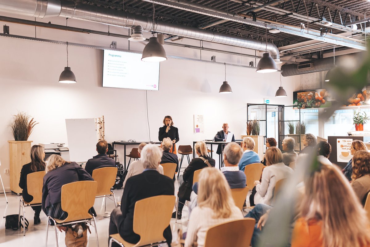 Gisteren was de Project Start Up-meeting van het SchuldenlabMVS. Tijdens de bijeenkomst hebben publieke en private organisaties uit de regio hun visie op armoede en schulden met ons gedeeld, om zo de samenwerking zo goed mogelijk op te kunnen zetten. stroomopwaarts.nl/nieuws/stroomo…