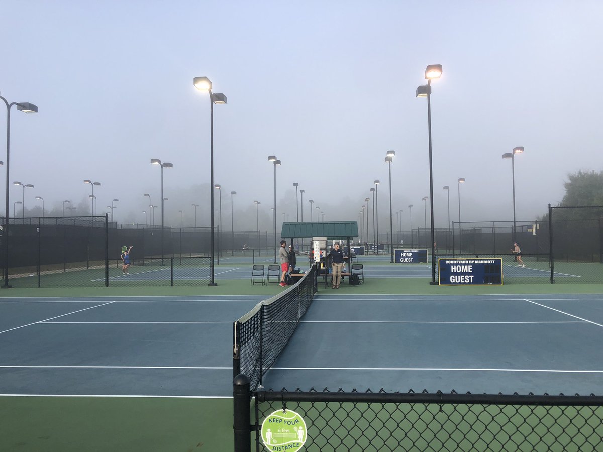 GeneralsWTennis's tweet photo. Foggy morning here in Rome! https://t.co/hlBTnjU3eU