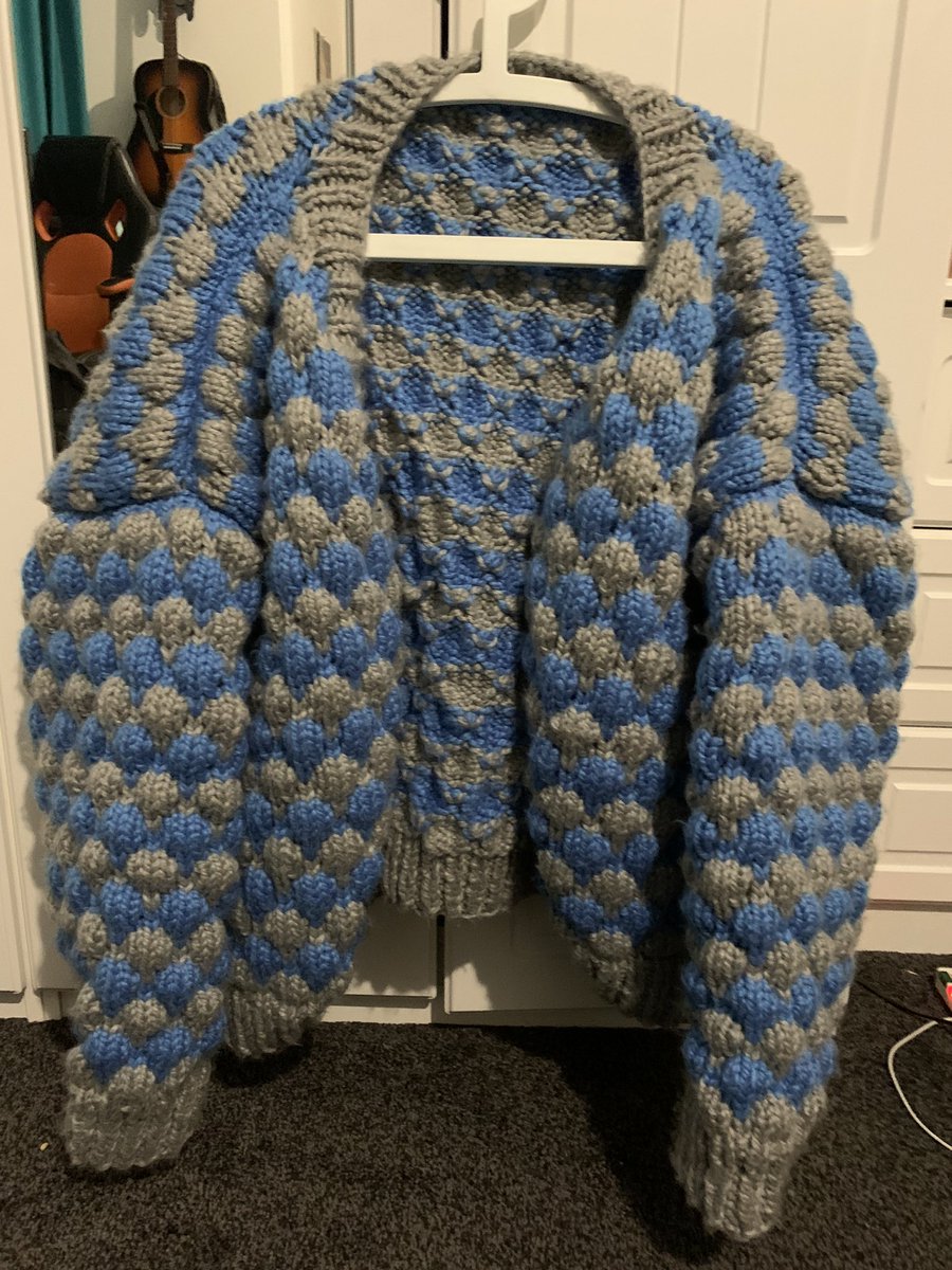 Best_intxntions's tweet photo. Not to brag (but also kinda to brag a little) but I just finished knitting my own cardigan and I’m in love with it 😍🥰 #MadeWithMarriners https://t.co/G6dJHCxr6j