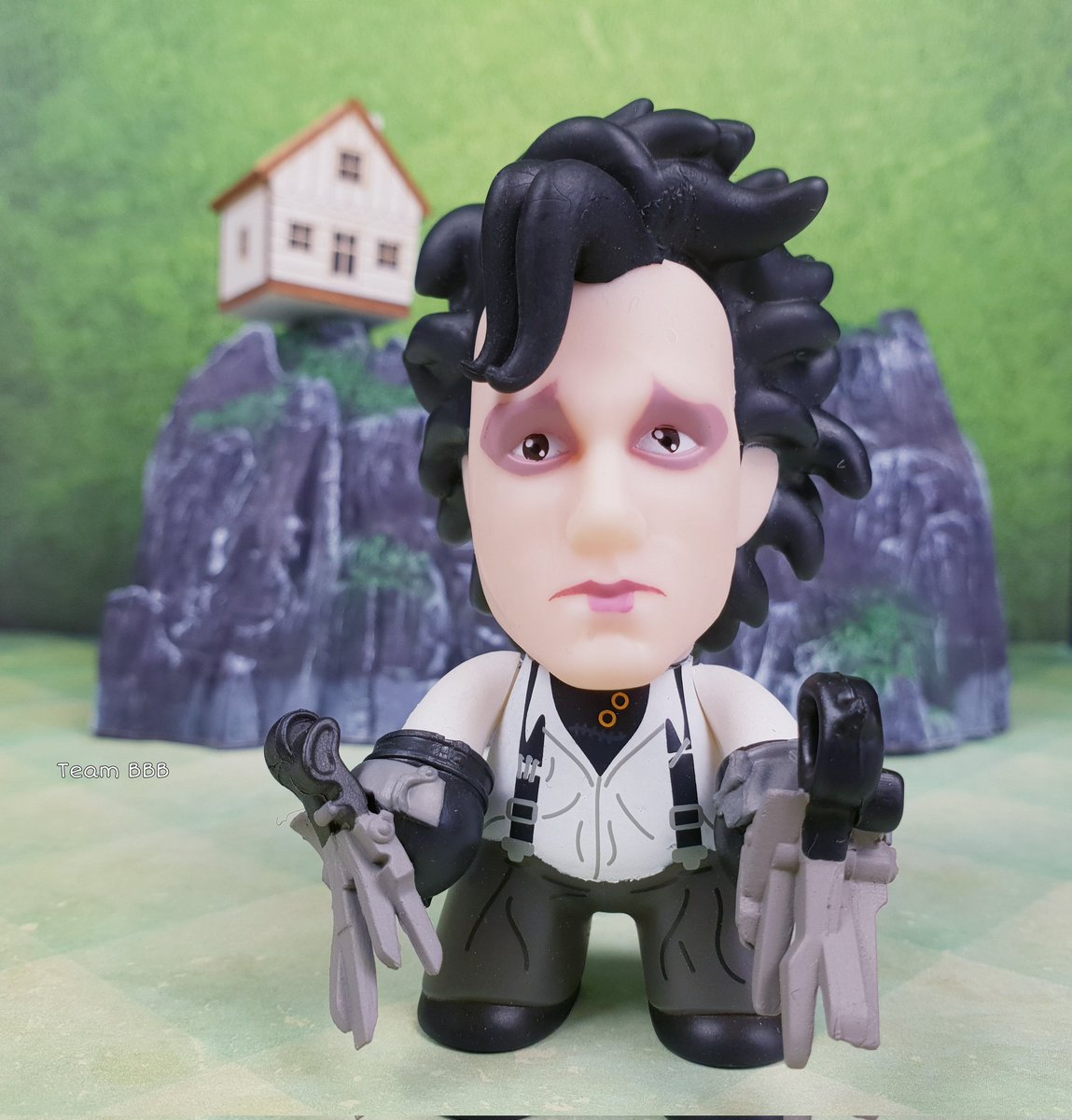 TeamBBB123's tweet photo. I am not complete....
Throwback Thursday goes to Edward Scissorhands and the iconic Halloween classic πβοΈ
#edwardscissorhands #horror #halloween #spooky #spookyseason #welovetitans #horrorclassic #timburton #pegboggs #titansmerchandise #titansfigure @WarnerBrosUK @TitanMerch https://t.co/YI7bCtbFJS