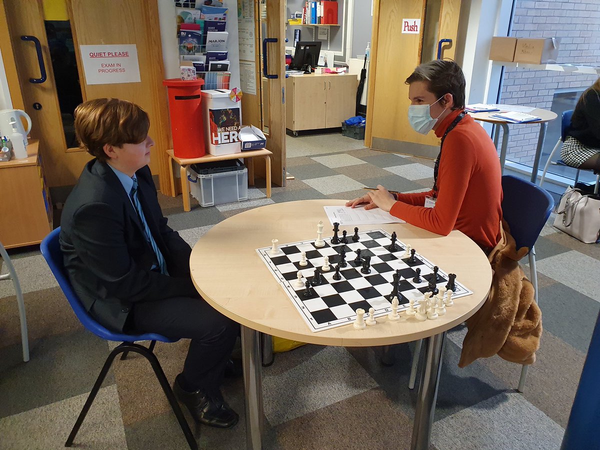 NorthOxAcademy's tweet photo. As part of our mentoring initiative, members of sixth form are responsible for being a mentor to younger members of the academy. #proudtobeNOA https://t.co/vCv8JDbIv1