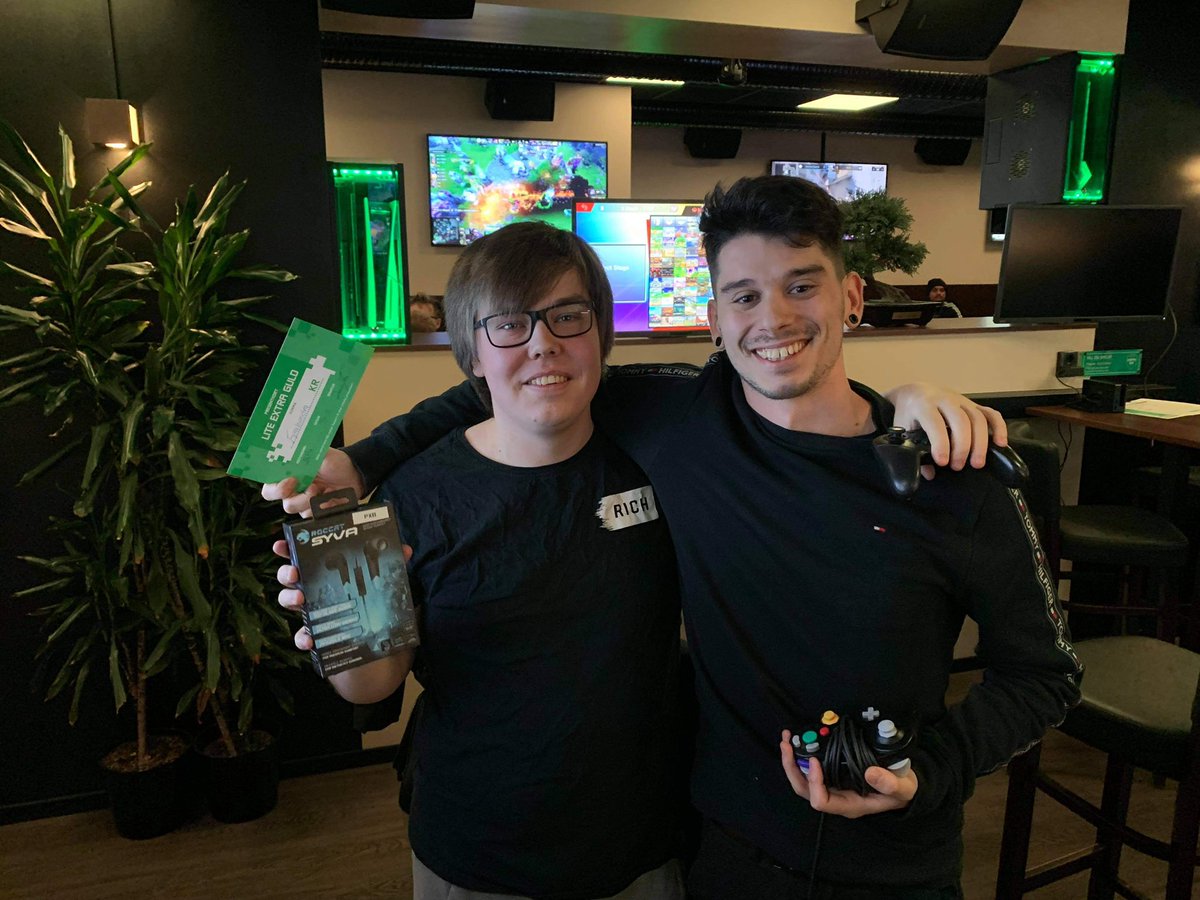 Congratulations to our winner, VINKO! For winning the Smash Tournament in this weeks weekly hangout. 🏆👏

Congratulations as well to our runner-up, RICHARD! WP GG to both of you! 

😎🎉