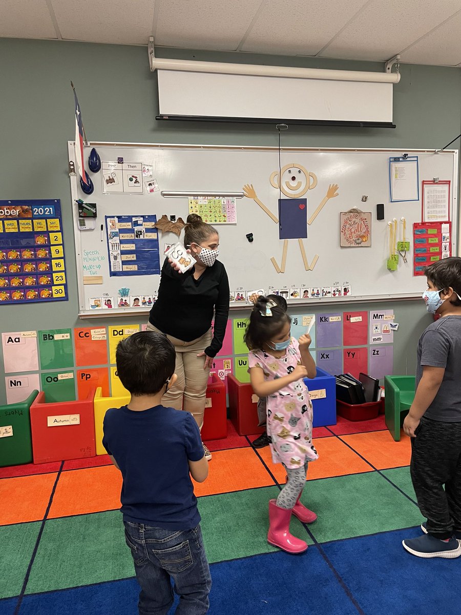 NISDMyers's tweet photo. Nothing is better than doing the Letter Hokey Pokey song first thing in the morning!  @MyersECSE https://t.co/iwtWTMHwDl