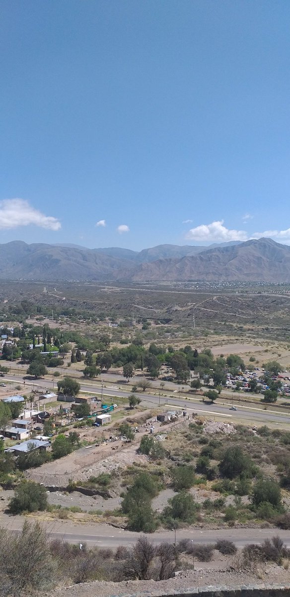 Nadiluh's tweet photo. Nueva aventura en #Mendoza. 🙌 La ciudad está llena de opciones y es ideal para disfrutar en familia, solo o  con amigos. Los imperdibles👉 el Cerro de la Gloria, las plazas, el parque San Martín, las ruinas de San Francisco y mucho más. #Turismo #Argentina https://t.co/2uq4lHvKiX