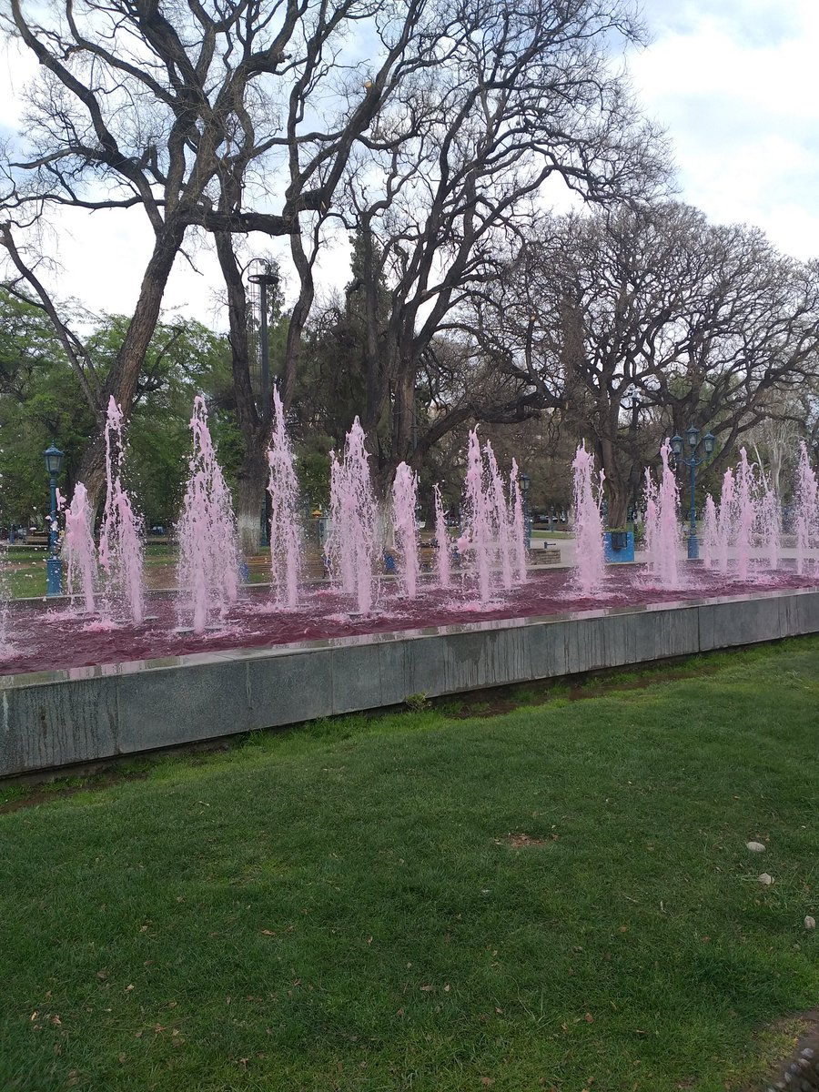 Nadiluh's tweet photo. Nueva aventura en #Mendoza. 🙌 La ciudad está llena de opciones y es ideal para disfrutar en familia, solo o  con amigos. Los imperdibles👉 el Cerro de la Gloria, las plazas, el parque San Martín, las ruinas de San Francisco y mucho más. #Turismo #Argentina https://t.co/2uq4lHvKiX