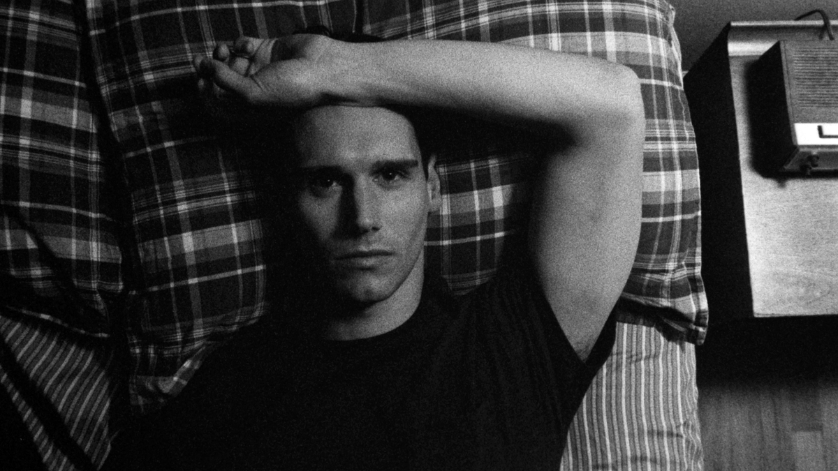 Com uma direção primorosa e uma fotografia belíssima, O ANO DE 1985 é um emocionante drama dirigido por Yen Tan. Uma obra imperdível disponível em nossa plataforma