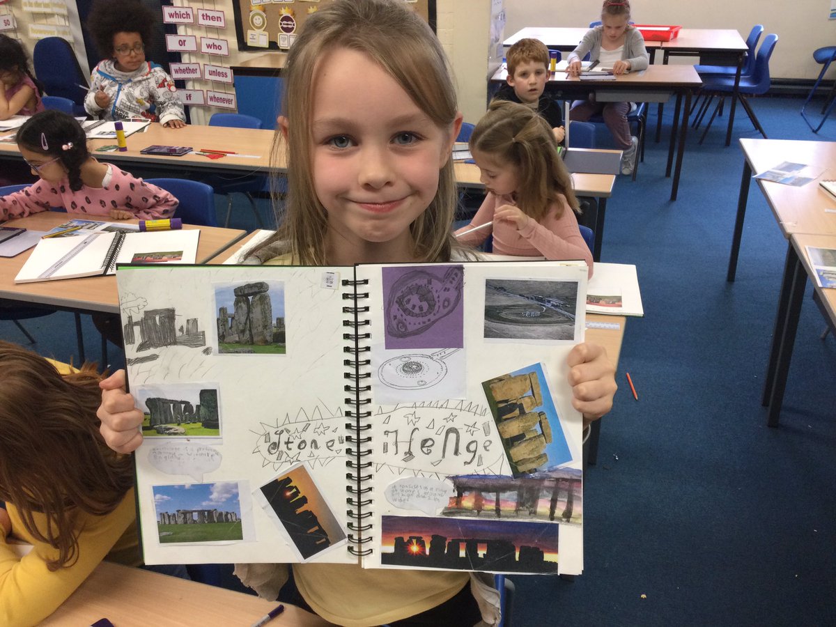 LSTClass07's tweet photo. Brilliant art work this afternoon.#STPSArt #moodboard#concentration https://t.co/3ob5YGQkAO