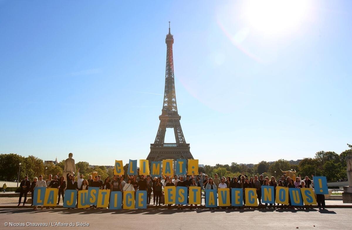 laffairedusiecl's tweet image. 🤔 Il aura quand même fallu 2️⃣,3️⃣ millions de personnes, 4️⃣ ONG, 3️⃣ ans de procédure et 1️⃣9️⃣ avocat·e·s et juristes pour dire à l'Etat qu'il devait respecter ses engagements climatiques. #LAffaireDuSiecle

🔁 RT si toi aussi tu trouves ça aberrant ! 

#PasDeClimatPasDeMandat