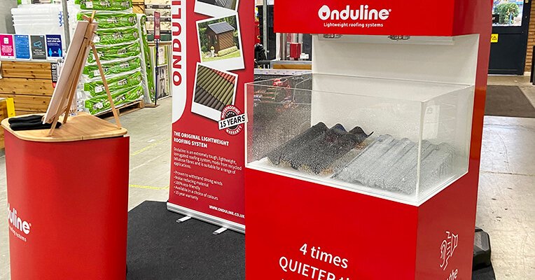 Onduline Develops Acoustic Rain Simulator roofingtoday.co.uk/onduline-devel… @ondulineUK 's Acoustic Rain Simulator has been developed to show that the company’s bituminous sheets are up to four times quieter than metal sheeting, when rain is falling on them. #roofing #construction