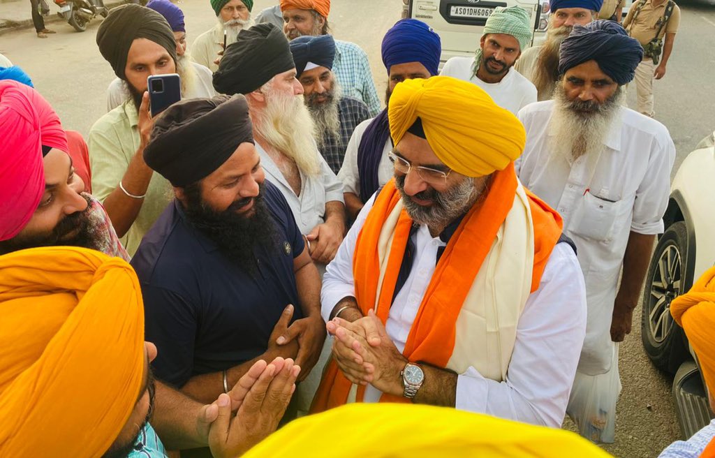 Thanking the Sangat of Shillong for this affection and support. We are here in the city to ensure that no govt body or institution evicts them from their residential place in Harijan Colony. 🙏🏻