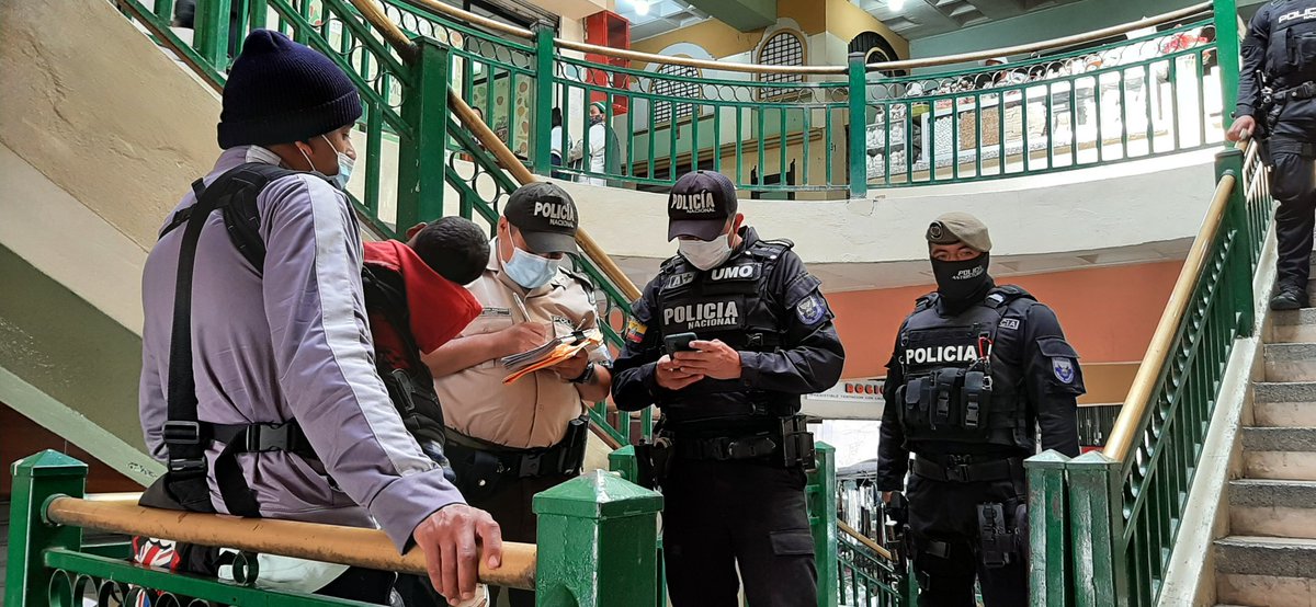HOY 🚨 Inicia operativo de control en la ciudad de #Loja. 

➡️ #IntendenciaDePolicíaLoja junto a organismos de <a href="/PoliciaEcuador/">Policía Ecuador</a> recorren el Centro Comercial de forma preventiva para frenar el trabajo infantil y la mendicidad con menores.

#EstaEsLaOportunidad