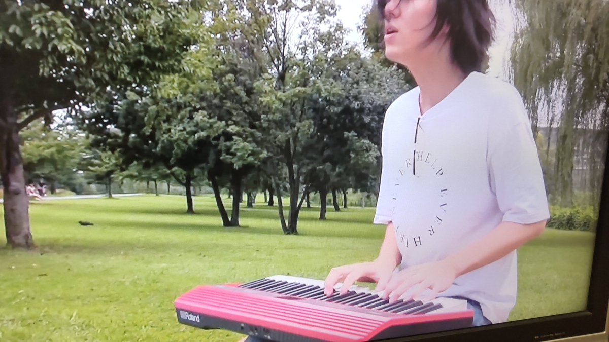 藤井風さん出演のNHK番組で コードを繋がなくてもどこでも 持ち歩ける