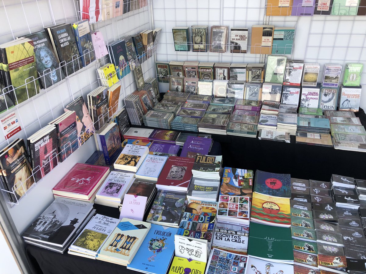 HdeP_mx's tweet photo. Algunos de nuestros libros están también disponibles en la Feria Internacional del Libro en el Zócalo (@FILZocalo), en el stand 14 de Tinta Roja, hasta este domingo 17.
#filzocalo https://t.co/gSXfg8Zowf