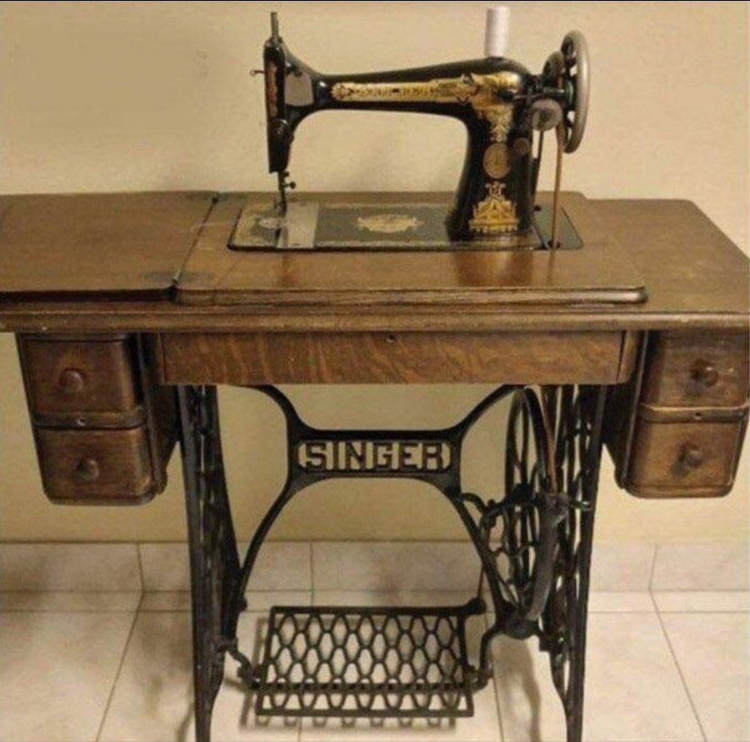 SolihullUpdates's tweet photo. Did you or your family have one of these?👇Or do you now own a vintage treadle sewing machine?🧵 #BackInDay #Solihull https://t.co/s8Q5AWDQcW
