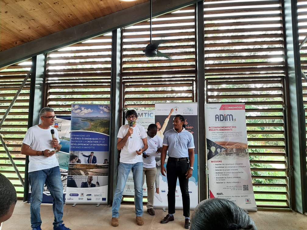 KarinejacqS's tweet photo. La délégation @Pole_Systematic pôle européen des #DeeptTech est arrivée à Mayotte accueillie par Ismael Tarime pour participer à 
#innovaction976 startup week-end organisé par notre partenaire @AdimMayotte et ouvert par sa Présidente @CDep976 @ccimayotte @GEMTICMayotte https://t.co/empUHzLu0B