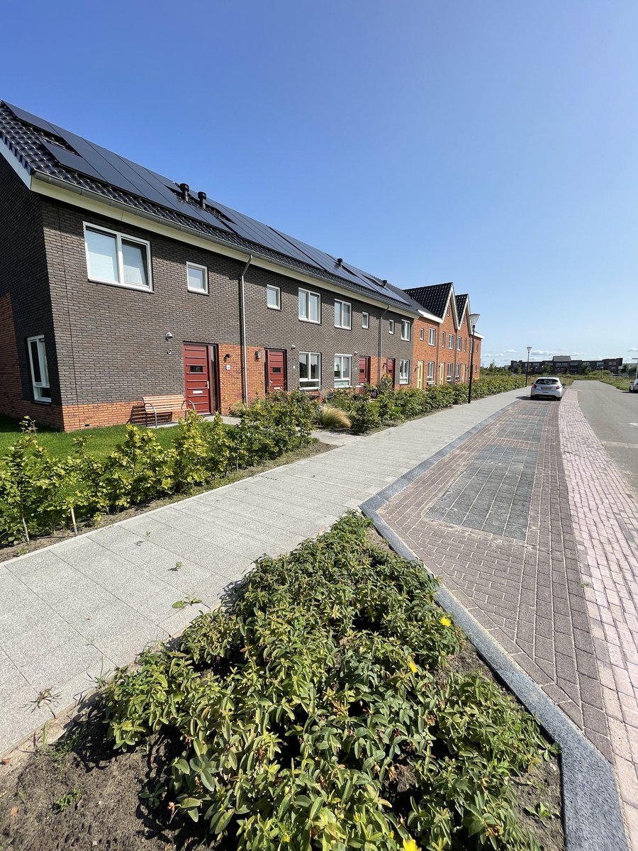 vdboschbeton's tweet photo. #REDUTON In de @gemdalfsen is er op verschillende werken gekozen voor onze Reduton Cementloze producten. Hierdoor heeft de gemeente een hoge CO2-Reductie én de bewoners een mooie groene duurzame wijk/straat. Wij houden er van! Meer weten? Contact ons! #Reduton #Duurzaam #Groen https://t.co/74rWio0ruo