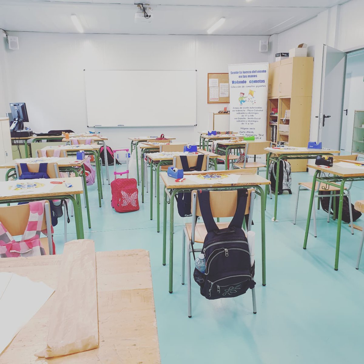IESAusiasGandia's tweet photo. Aquests dies els nostres alumnes de 1r ESO participen en els tallers de #milotxes.
#IESAusiàsMarch #Gandia #IESAusiàsMarchGandia #SócAusiàs #SoyAusias #MésqueunEdifici #activitatseducatives #Ensenyamentpúblicidequalitat https://t.co/bUwynJKv9s