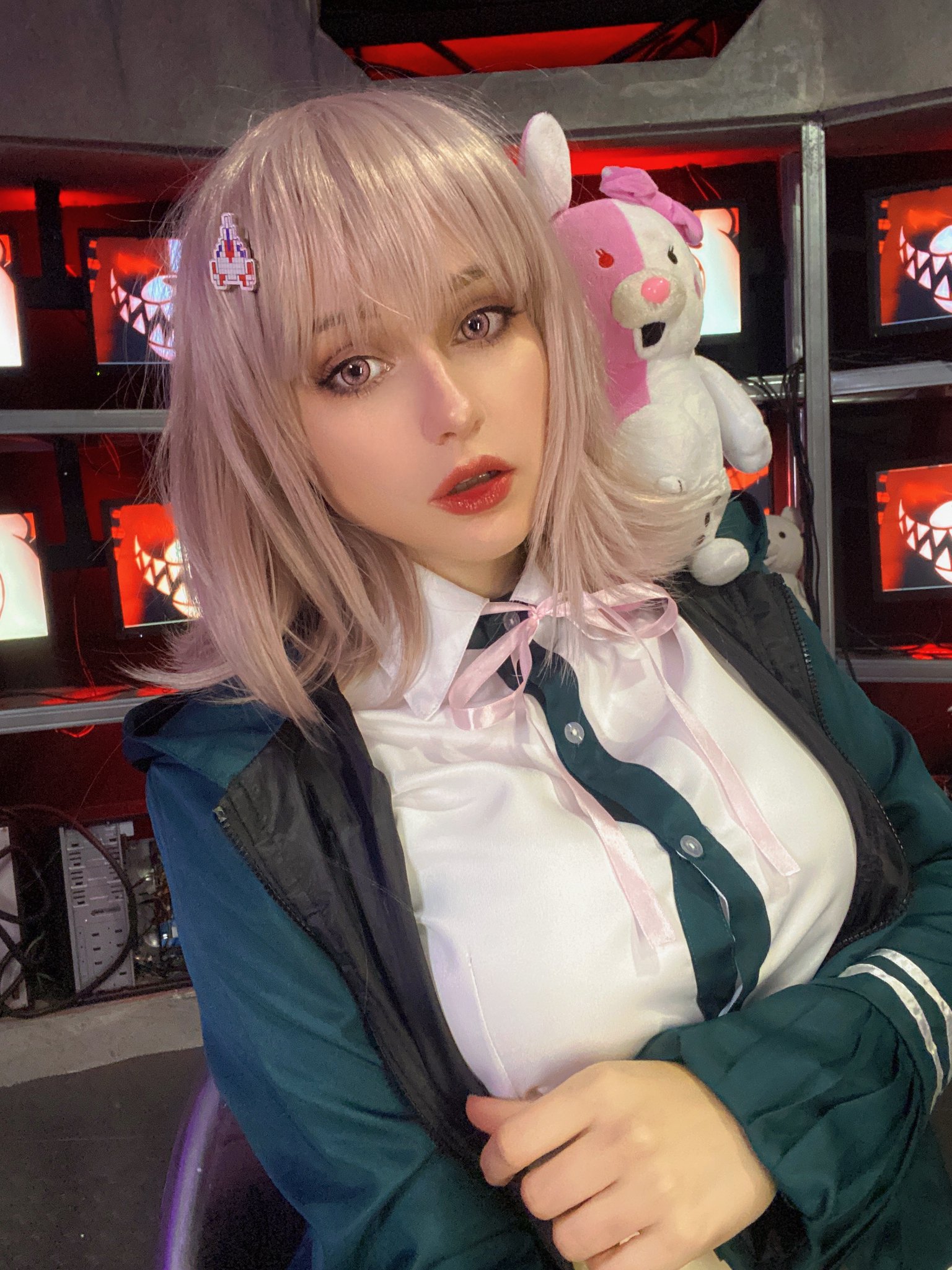 shadory on Twitter: "I love the atmosphere in the photo studio so much