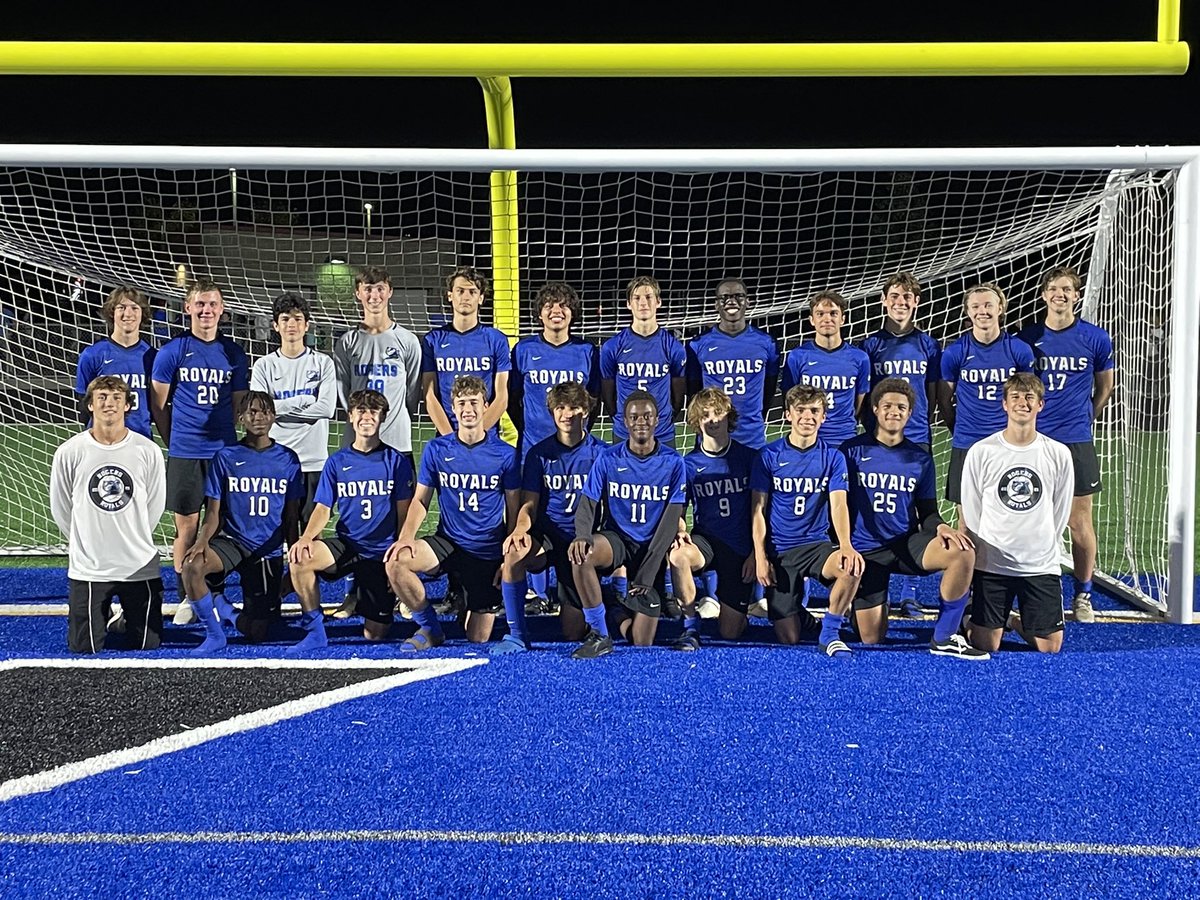 RogersSoccer's tweet photo. Our team spotlight today is our Varsity team. Keep working hard, having fun, and believe in your TEAM. Good luck tonight in sectional play! @RogersSoccer @geauxroyals @RogersHighSclMN https://t.co/fp73yz6f03