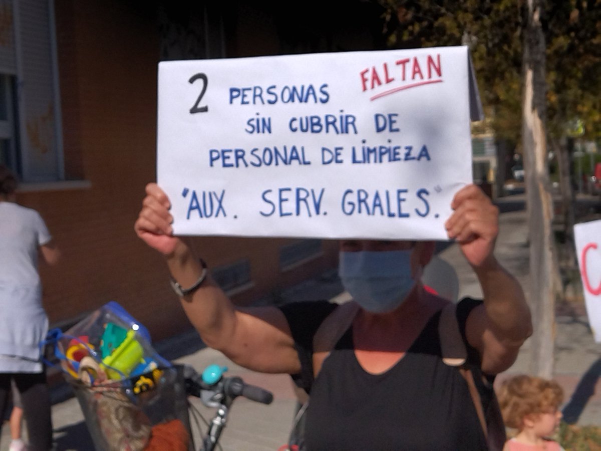MPilarcuca's tweet photo. Apoyamos la reivindicación de las familias de la escuela de #moratalaz Gaia. 

Falta personal y la @educacmadrid no nombra a nadie. 

#escuelapublica https://t.co/PWHSMaMyUM
