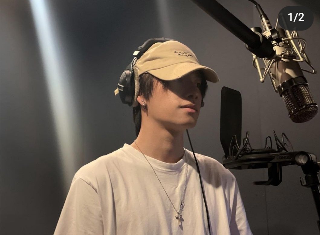 ffuiom's tweet photo. ขอโทษที่ใจหนูมันขี้ชิป เเต่ที่เดียวกันใช้ป่ะ 
#พร้อมเบ้นซ์ #PromBenzpaintluv
#anotherboytj  #BENZALERT https://t.co/Ehh28xjJQy