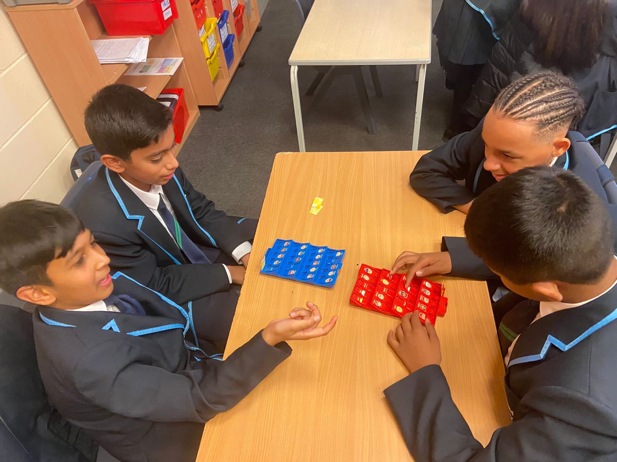 MFL_tcs's tweet photo. 🇫🇷🇫🇷🇫🇷🇫🇷🇫🇷🇫🇷🇪🇸🇪🇸🇪🇸🇪🇸🇪🇸🇪🇸🇪🇸Every Thursday we have Spanish and French club! This week we played guess who en Español ! #CCStastic 🇪🇸🇪🇸🇪🇸 https://t.co/imWg1HzJpm