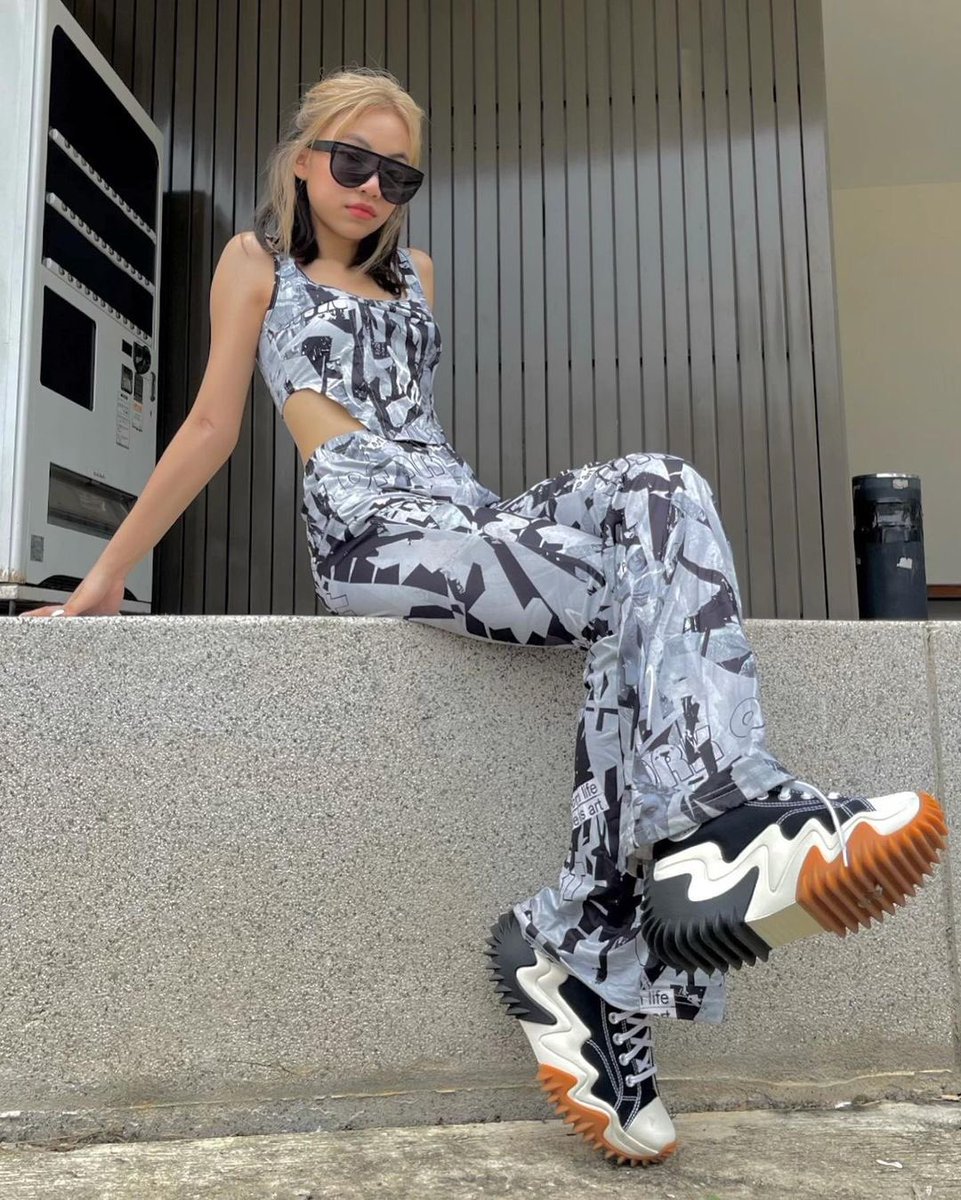 taaoemofficial's tweet photo. 𝐈𝐆 𝐏𝐨𝐬𝐭 𝐔𝐩𝐝𝐚𝐭𝐞 : taaoem
; Color @/rapirabi.color | Cut @/cuushair #runstarmotion #converse
#Taaom4EVE #4EVE https://t.co/66oOgDqaGQ