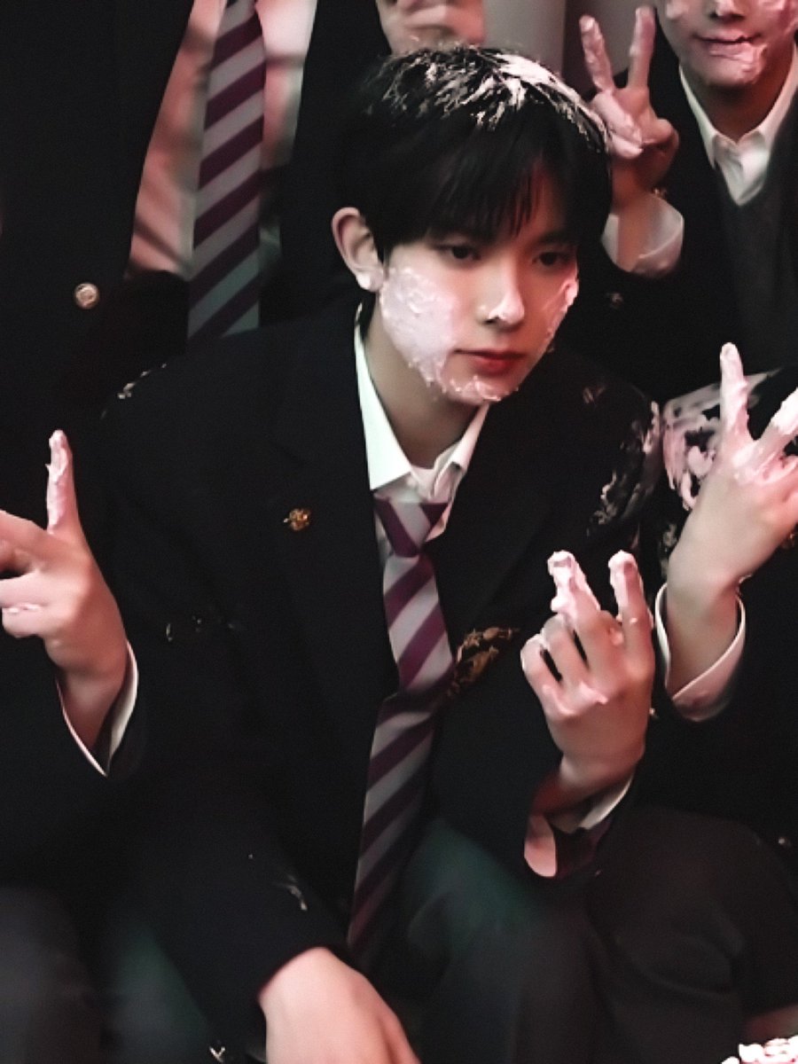 enhyfilm's tweet photo. happy hee day ! we love u lots ♡ 

#OurGreatestLoveHEESEUNG #어텐션_플리즈_모두_희승_생일_주목해 #HEESEUNG @ENHYPEN_members https://t.co/2z3FuzR1WC