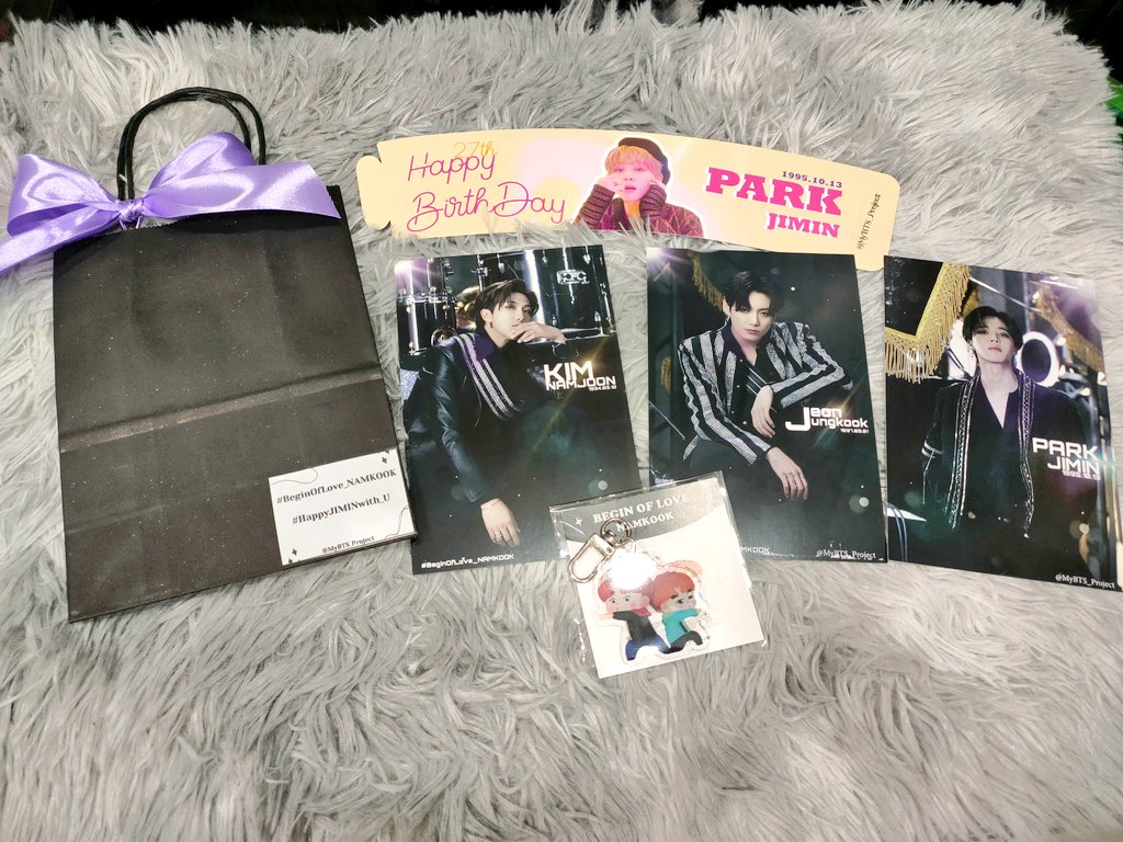 juts1112's tweet image. กอวดีงามมากค่ะ มีแต่รูปหล่อๆ ดีใจมากที่ได้รับนะคะ เป็นโปรเจคที่ดีมากเลยค่ะ ขอบคุณนะคะ 💜💜 #BeginOfLove_NAMKOOK 
#HappyJIMINwith_U
@MyBTS_Project