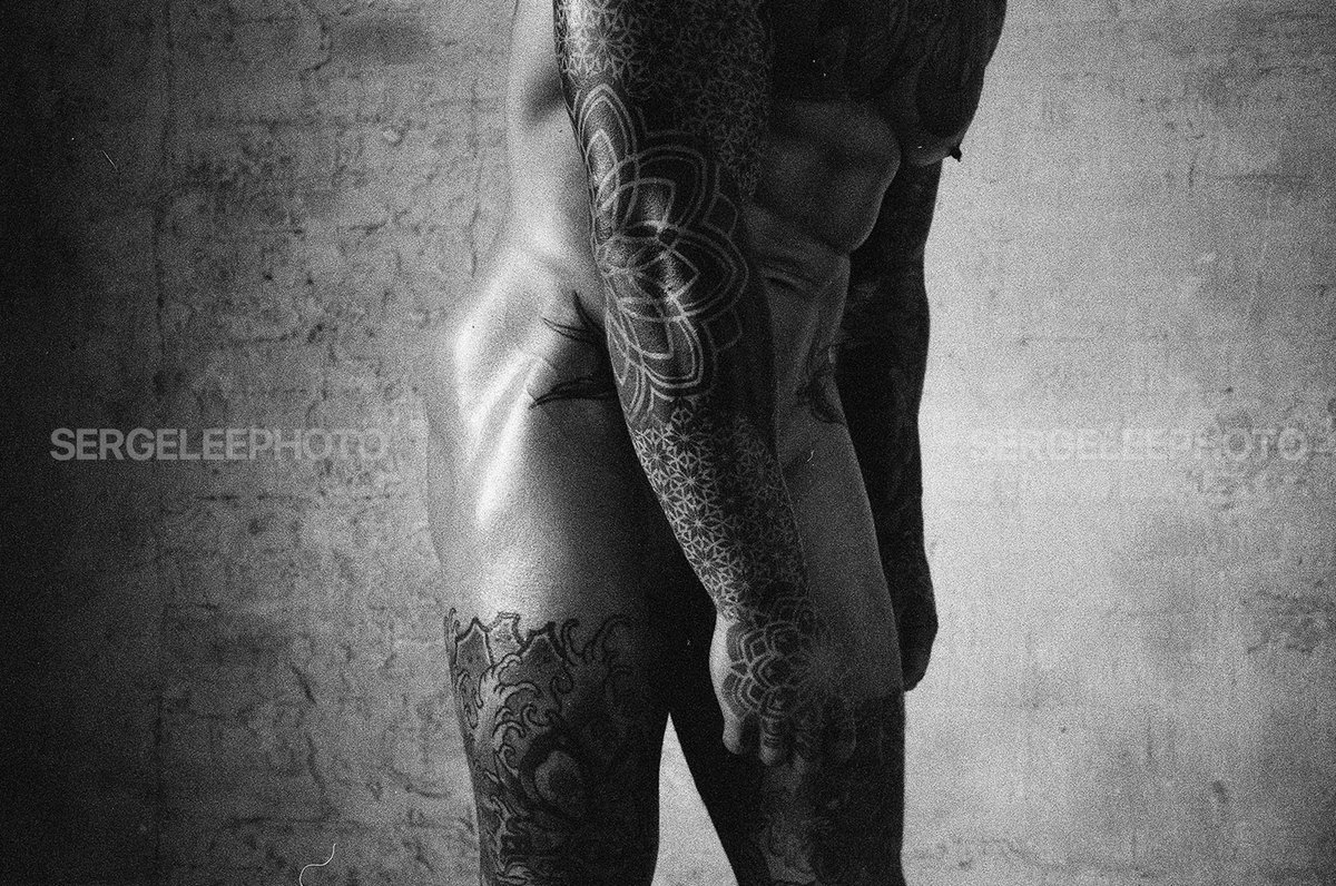 sergeleephoto's tweet photo. tomorrow! premiere with @PVSHV_  for #NothingButJeans here: https://t.co/PHkkyF8vre
This film shot is to catch your attention 😈 https://t.co/hPzn68fxQn