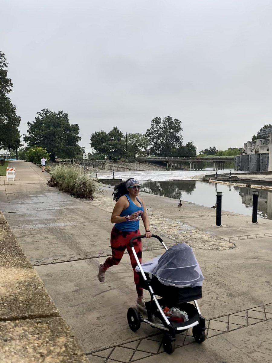 It may have rained last night but the sun came out today and I got to use my@Knockaround shades! Use code: BRKnocks3 for a one time 20% off your purchase!
#knockaroundbr #bibchat #motherrunner #runrunrun #sunnies #bibravepro #strollerrunner