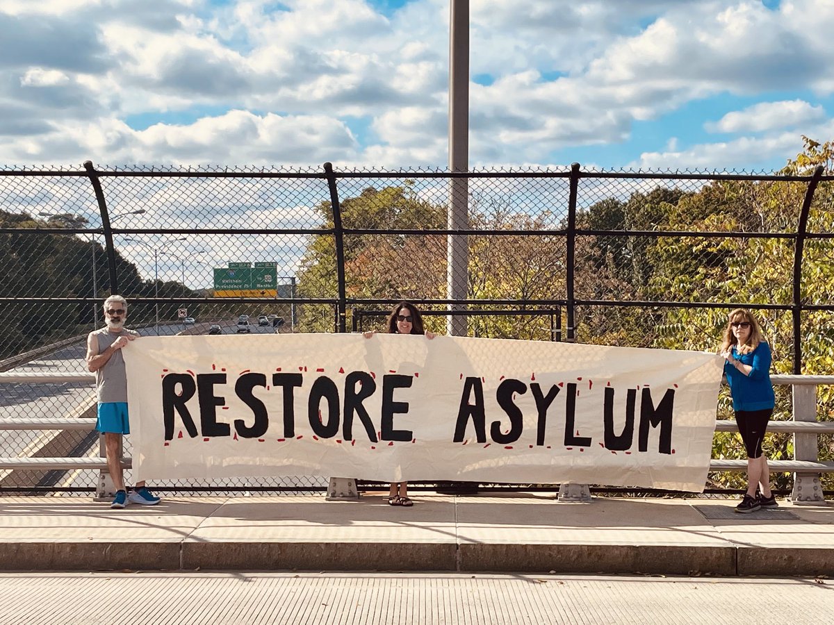 So proud of our D4CC crew for putting themselves out there today to get the message out. 

Asylum seekers should be received at our border with compassion, not contempt. With care, not more violence. 

#restoreasylum
#FreeThemAll 
#WelcomeWithDignity 
#baji 
#D4CC 
#EndTitle42