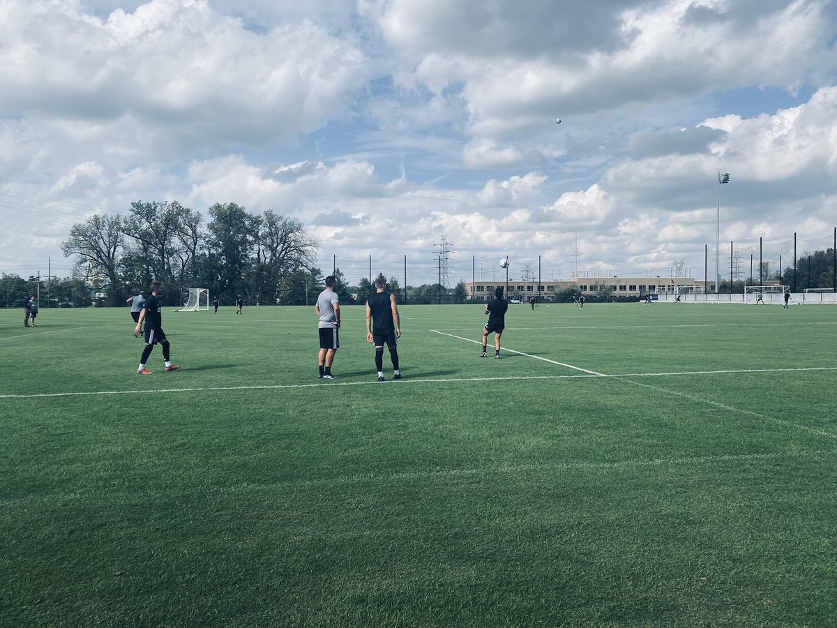 zlaka_84's tweet photo. Irruption Tour 2021 update stop # 3 to meet with staff and some players from @RacingLouFC & @loucityfc at their newer head offices and practice fields. Also took in a fun game of Futsal at @lynnfmlystadium @ForwardMSNFC & @fwdflock #IrruptionTour2021 #FlockOnTour #PartyBus https://t.co/Ug9QHUkYPY