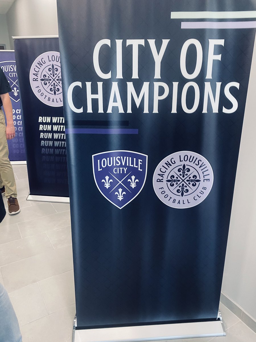 zlaka_84's tweet photo. Irruption Tour 2021 update stop # 3 to meet with staff and some players from @RacingLouFC & @loucityfc at their newer head offices and practice fields. Also took in a fun game of Futsal at @lynnfmlystadium @ForwardMSNFC & @fwdflock #IrruptionTour2021 #FlockOnTour #PartyBus https://t.co/Ug9QHUkYPY