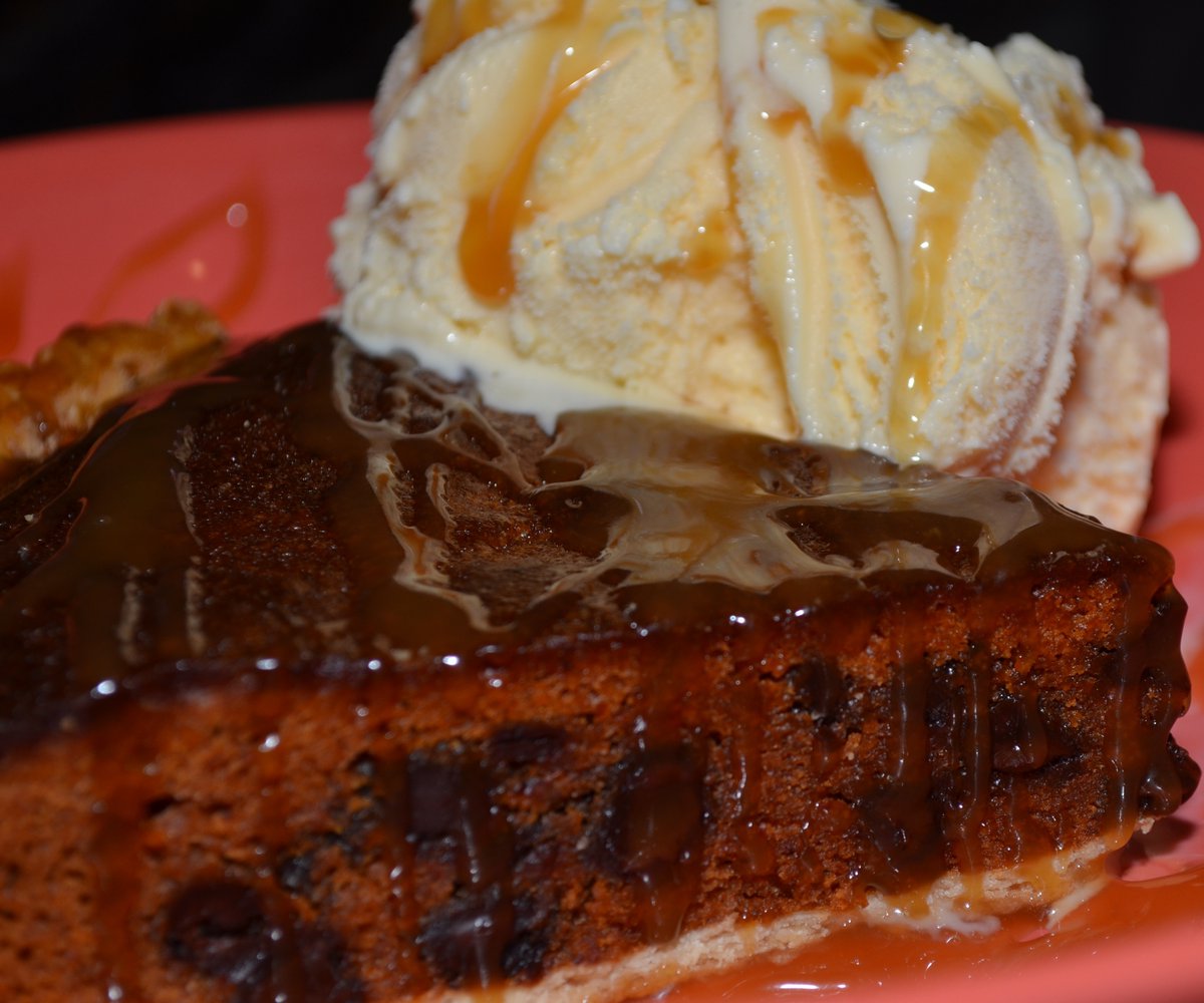 CaprockCafe's tweet photo. Don't forget to ask for a piece of our homemade Chocolate Chip Pie because it's #NationalDessertDay!!
#CaprockCafe #Spicy #GoodEats #Lunch #Delivery #LubbockToGo #ToGo #LubbockRestaurant #LubbockLunch #LubbockDelivery #TakeOut #Foodie https://t.co/ZwnQyV2uTm
