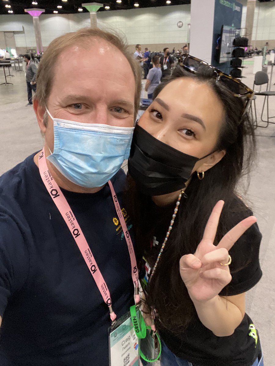 So happy to see <a href="/dangpearlynn/">Pearl ✨ Making magic</a> at #KubeCon