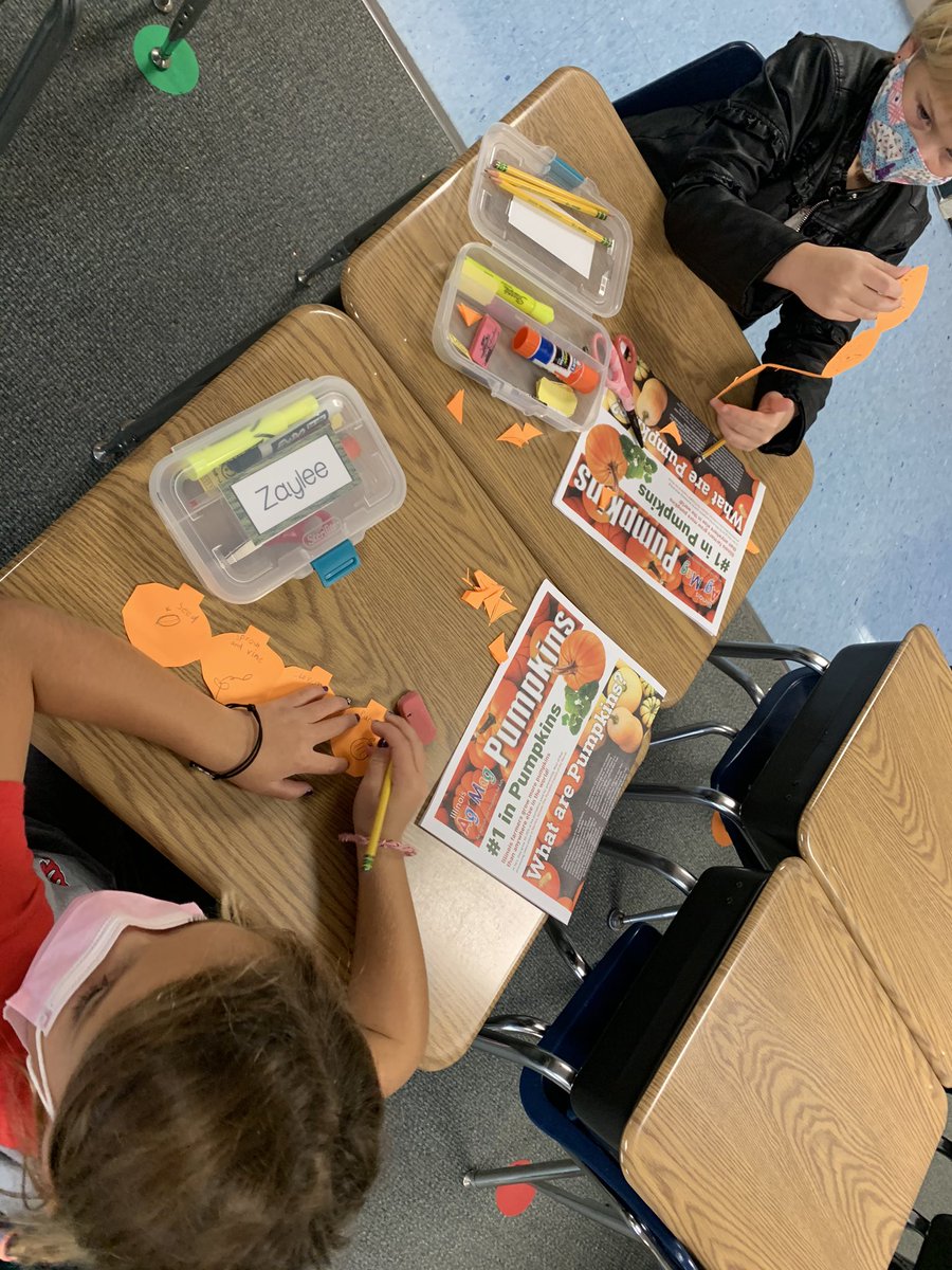 Burris2nd's tweet photo. Another month, another farm... and of course October is pumpkins! Did you know IL is the #1 pumpkin producer in the world?? Thanks #SangamonCountyFarmBureau for sharing materials with us! 🎃#connectses #bulletpride https://t.co/ADWsiDAPOP