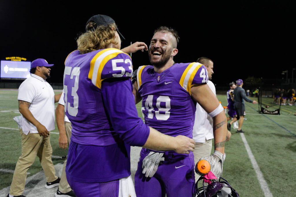 Eliav Appelbaum (@eliavappelbaum) on Twitter photo "PURPLE HAZE"
Cal Lutheran's football team is off to its best start since 1982, when the Kingsmen played NAIA ball.
Here's my feature on undefeated Cal Lu, the best Division III team in California. Stupendous action photos by <a href="/Michael_Coons/">Michael Coons</a>. Enjoy: toacorn.com/articles/purpl… "PURPLE HAZE"
Cal Lutheran's football team is off to its best start since 1982, when the Kingsmen played NAIA ball.
Here's my feature on undefeated Cal Lu, the best Division III team in California. Stupendous action photos by <a href="/Michael_Coons/">Michael Coons</a>. Enjoy: toacorn.com/articles/purpl…