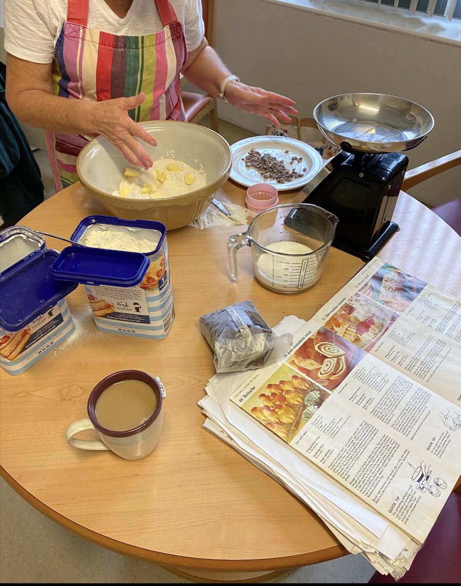 WardShakespeare's tweet photo. A Thursday well spent baking with the ladies on Shakespeare Ward 🍰 @adelebarker_x  @NemeaJade https://t.co/ICzXLDSGEL