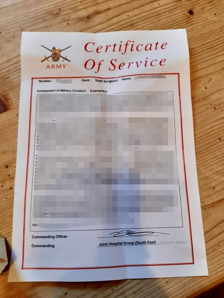 uk_crafting's tweet photo. Previous tweet deleted after a billy basics persec breach on my part. Had to fight to get my certificate of service after 24 years service in the @BritishArmy Finally arrived via @RoyalMail in a creased up, non hardback envelope. That is how I'll be drawing a line under my career https://t.co/zb12SRKxe8