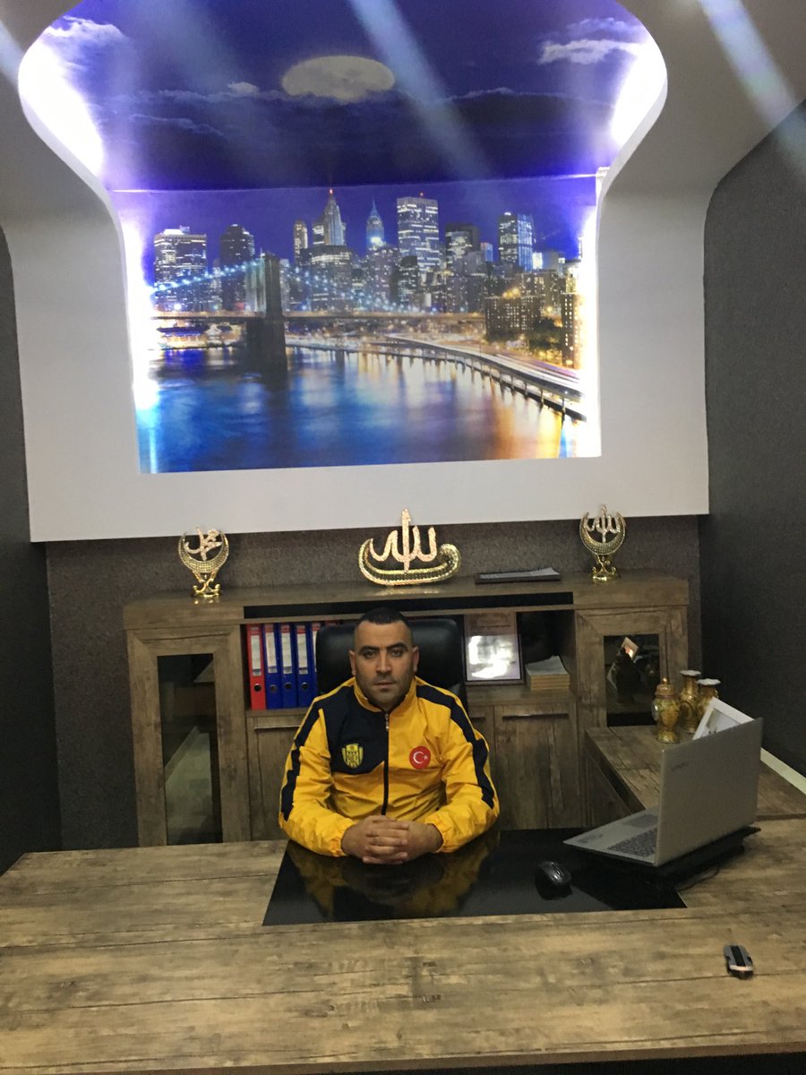 İnsan olmak ne din işidir ne Egitim ne para insan olmak sadece vicdan işidir hemşerim Hayırlı Cumalar