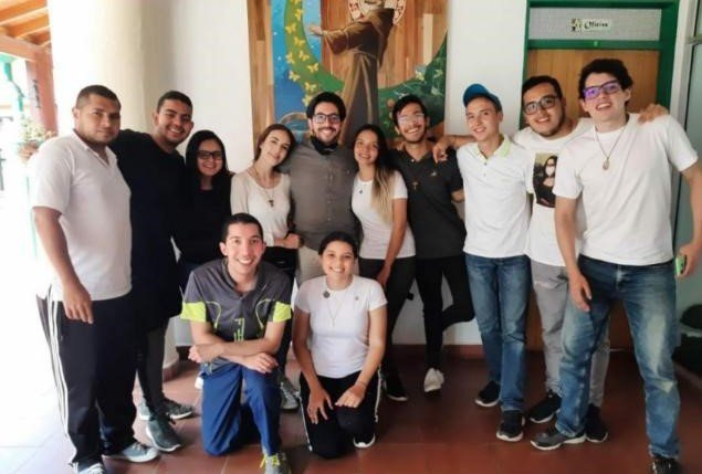 uluisamigo's tweet photo. ¡Grupo Juvenil Amigoniano, una apuesta por el trabajo Pastoral y Comunitario! 💙🧡
Conoce aquí sobre el grupo JUVAM y su importante labor. 👉🏼https://t.co/JgZ072AReB
#ULuisAmigó #JUVAM https://t.co/XZ1PaLhmL1