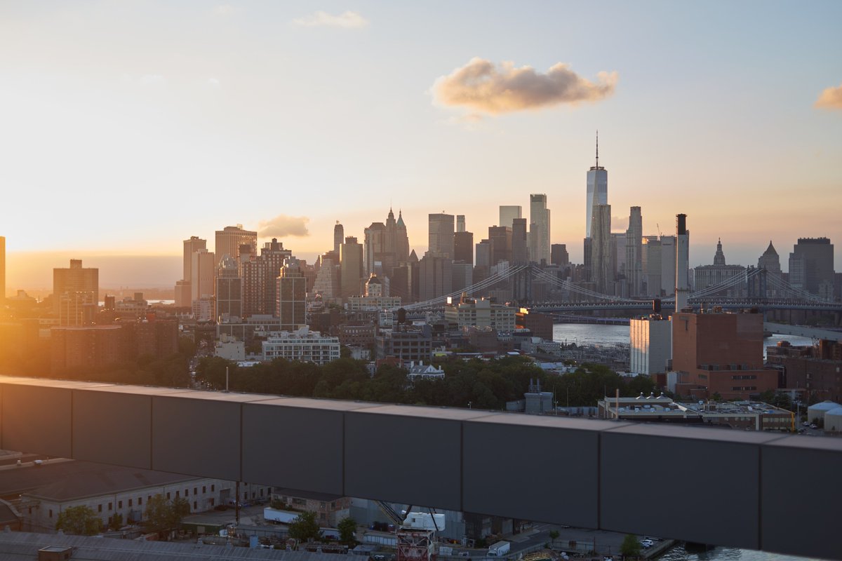 ABetterNY's tweet photo. ABNY came together on Tuesday night to celebrate 10 amazing years of ABNY Young Professionals! The celebration at #Dock72 included beats by DJ Dynamite Black, an ABNY photo booth, and a @SouthwestAir ticket giveaway. (cont) https://t.co/pQy61lr5Rl